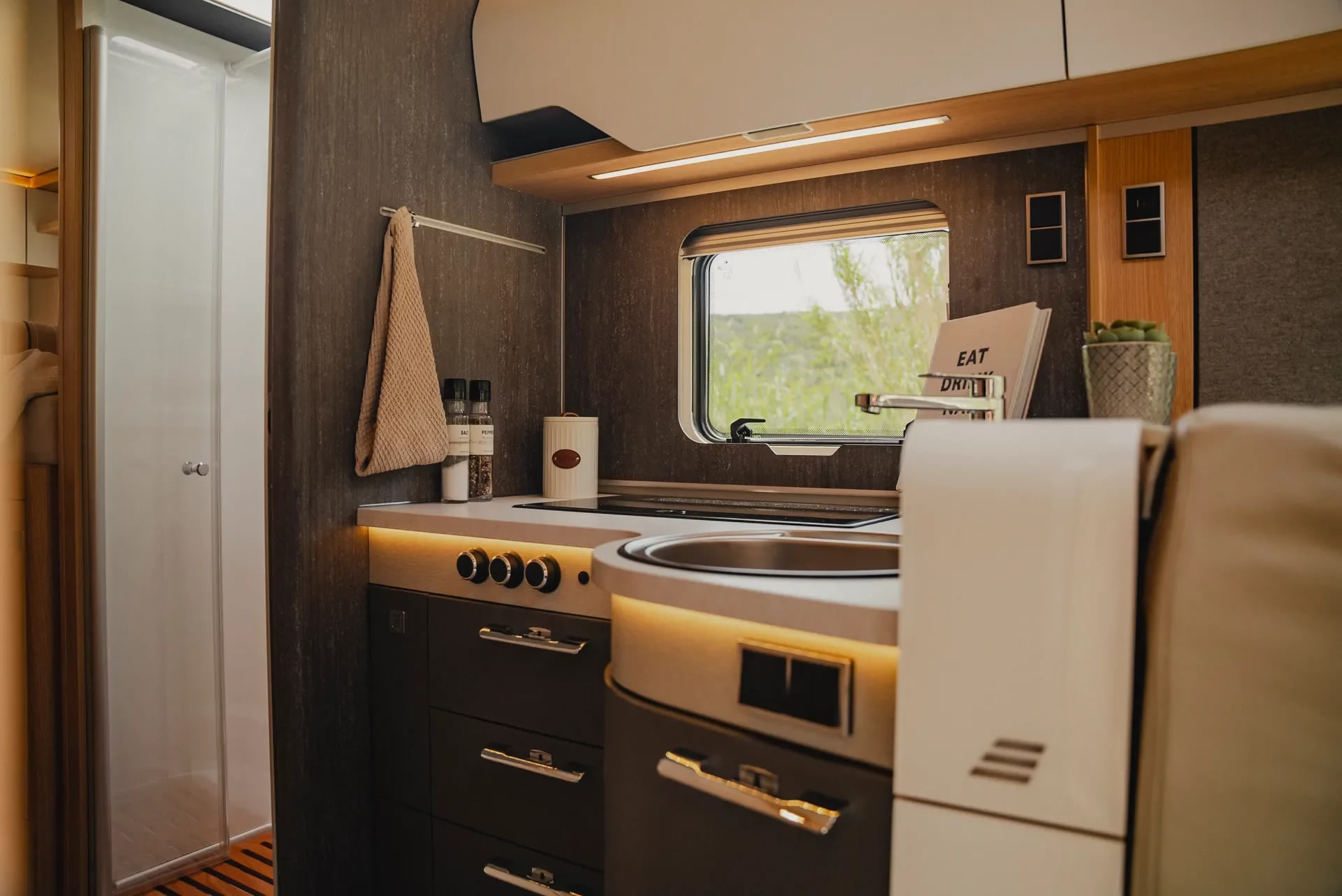 HYMER B-ML T BlackLine